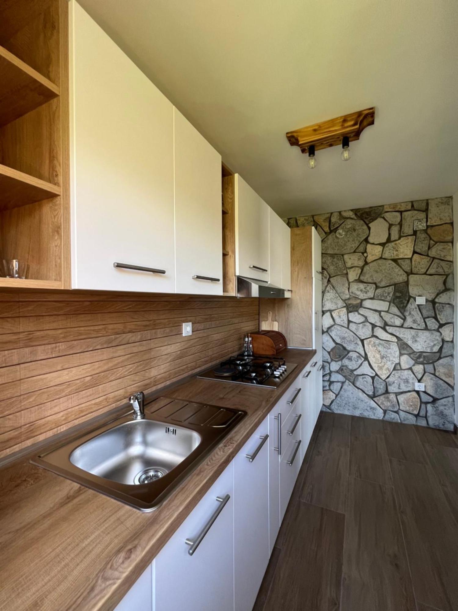Zen Den Apartments Otocac Exterior photo
